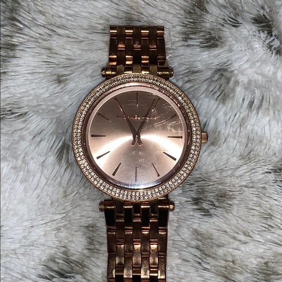 ✨Used Michael Kors watch✨ - Picture 1 of 2